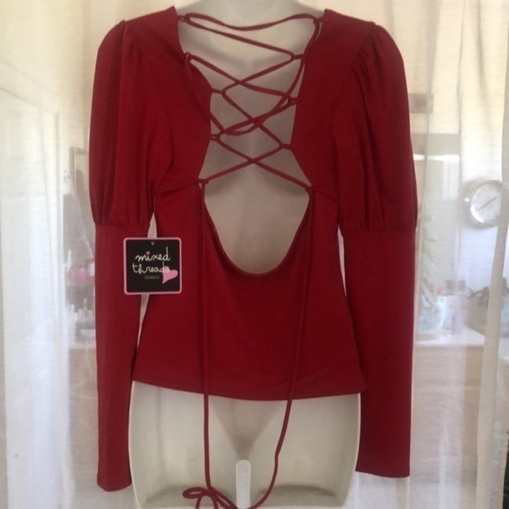 Red long sleeve cross cross shirt